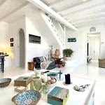 Waterfront - Stunning 6 Bedroom Annita With Pool