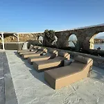 Villa Waterfront - Stunning 6 Bedroom Annita With Pool