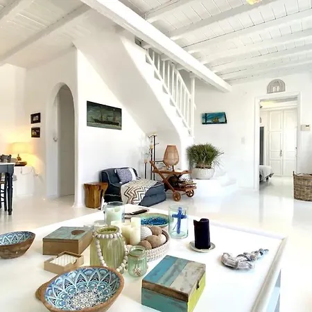 Waterfront - Stunning 6 Bedroom Annita With Pool