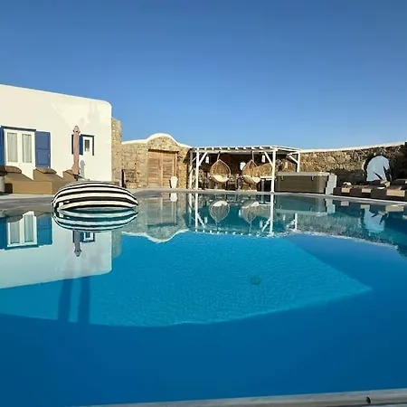 Waterfront - Stunning 6 Bedroom Annita With Pool