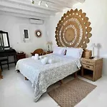 Villa Waterfront - Stunning 6 Bedroom Annita With Pool Mykonos Town