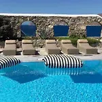 Villa Waterfront - Stunning 6 Bedroom Annita With Pool *