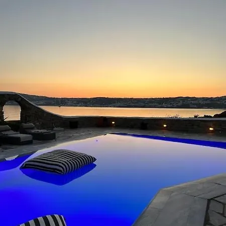 Waterfront - Stunning 6 Bedroom Annita With Pool *