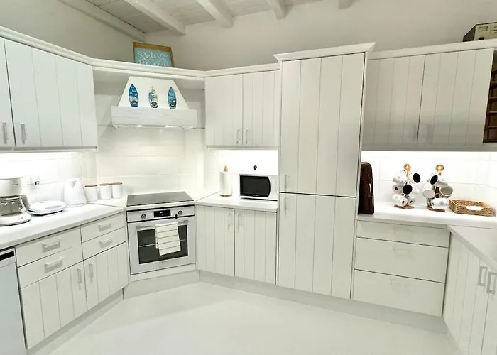 Vila Stay Waterfront - Stunning 6 Bedroom Villa Annita With Pool *