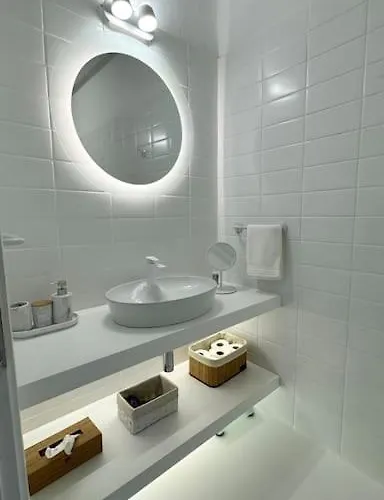 Vila Stay Waterfront - Stunning 6 Bedroom Villa Annita With Pool *