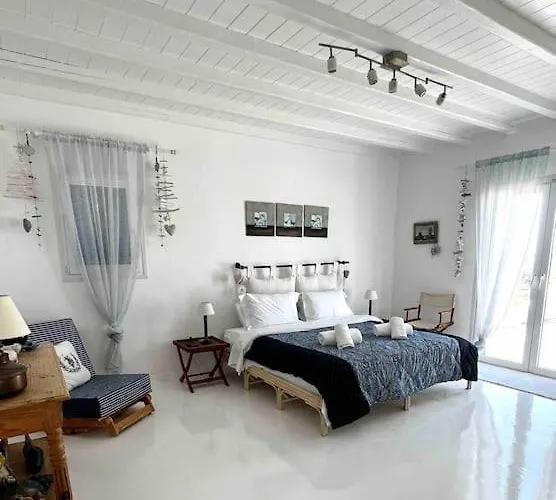 Stay Waterfront - Stunning 6 Bedroom Villa Annita With Pool Vila *