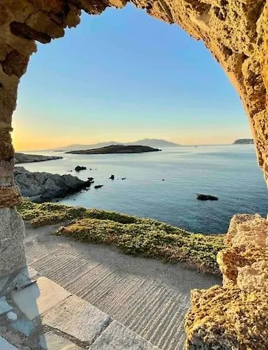 Vila Stay Waterfront - Stunning 6 Bedroom Villa Annita With Pool Mykonos Town